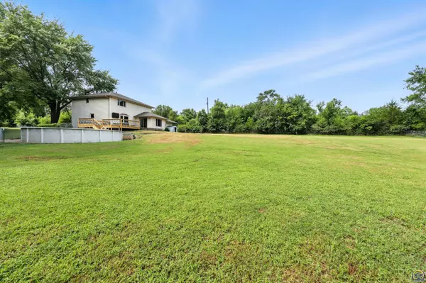 Topeka, KS 66617,5934 NW Topeka BLVD