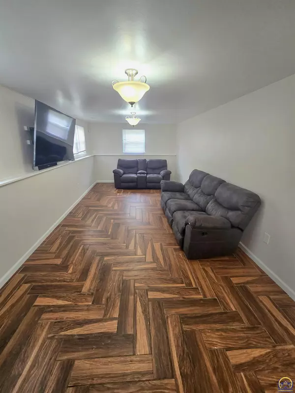 Topeka, KS 66605,3641 SE Pennsylvania AVE