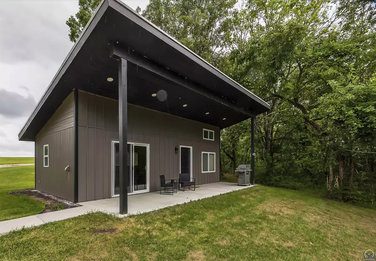 Holton, KS 66436,11612 222nd Rd