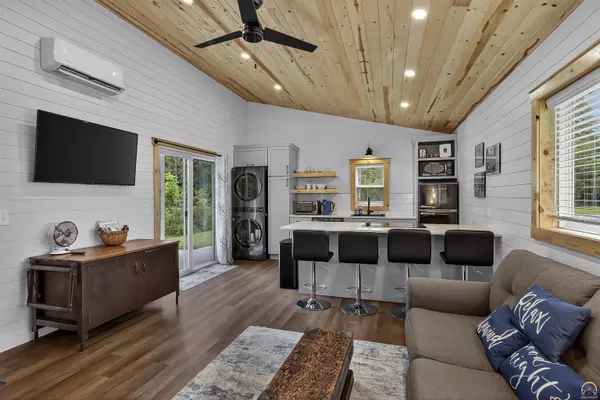 Holton, KS 66436,11612 222nd Rd