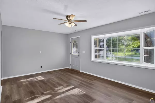 Eskridge, KS 66423,208 Bellevue Ave