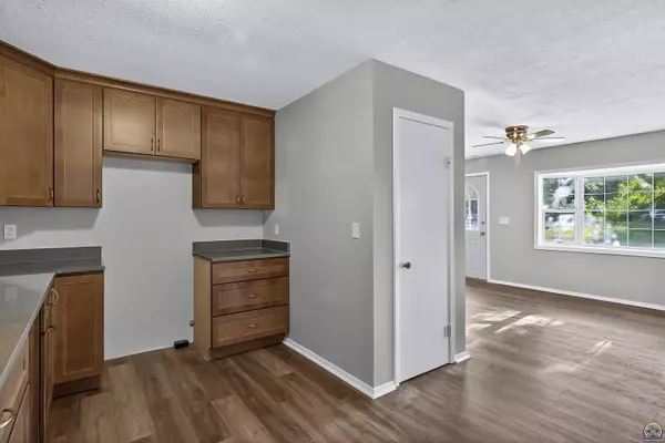 Eskridge, KS 66423,208 Bellevue Ave