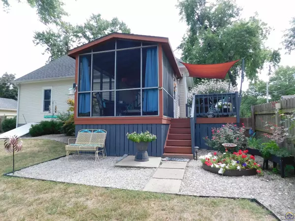 Holton, KS 66436-8504,101 Topeka AVE