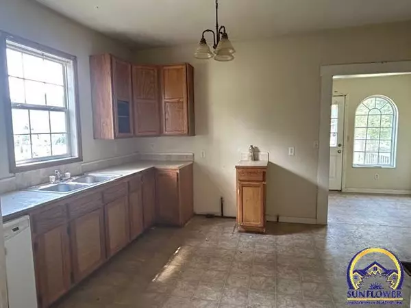 Topeka, KS 66604,1191 SW Boswell AVE