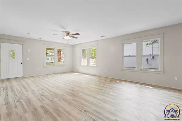 Ottawa, KS 66067,832 S Hickory ST