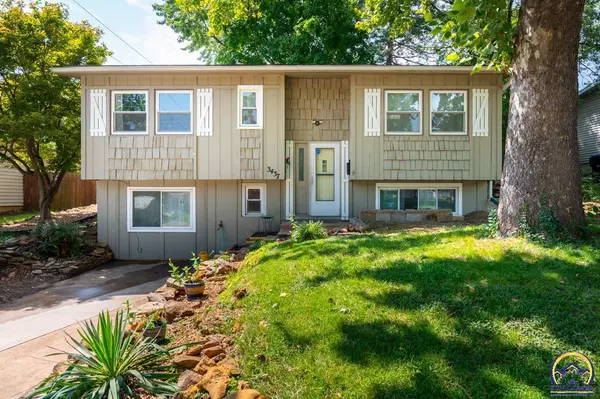 3437 SW Twilight DR,  Topeka,  KS 66614