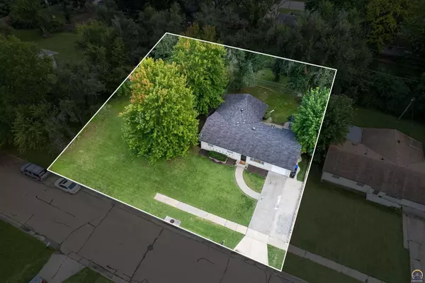 Topeka, KS 66605,2225 SE 21st Ter