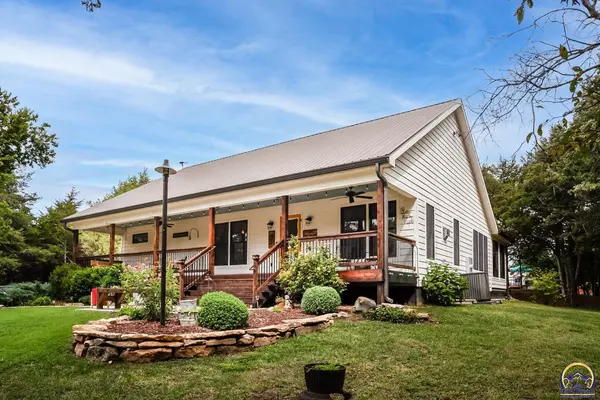 3130 California Ter, Pomona, KS 66076