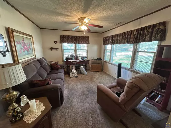 Madison, KS 66860,220 S Easy ST