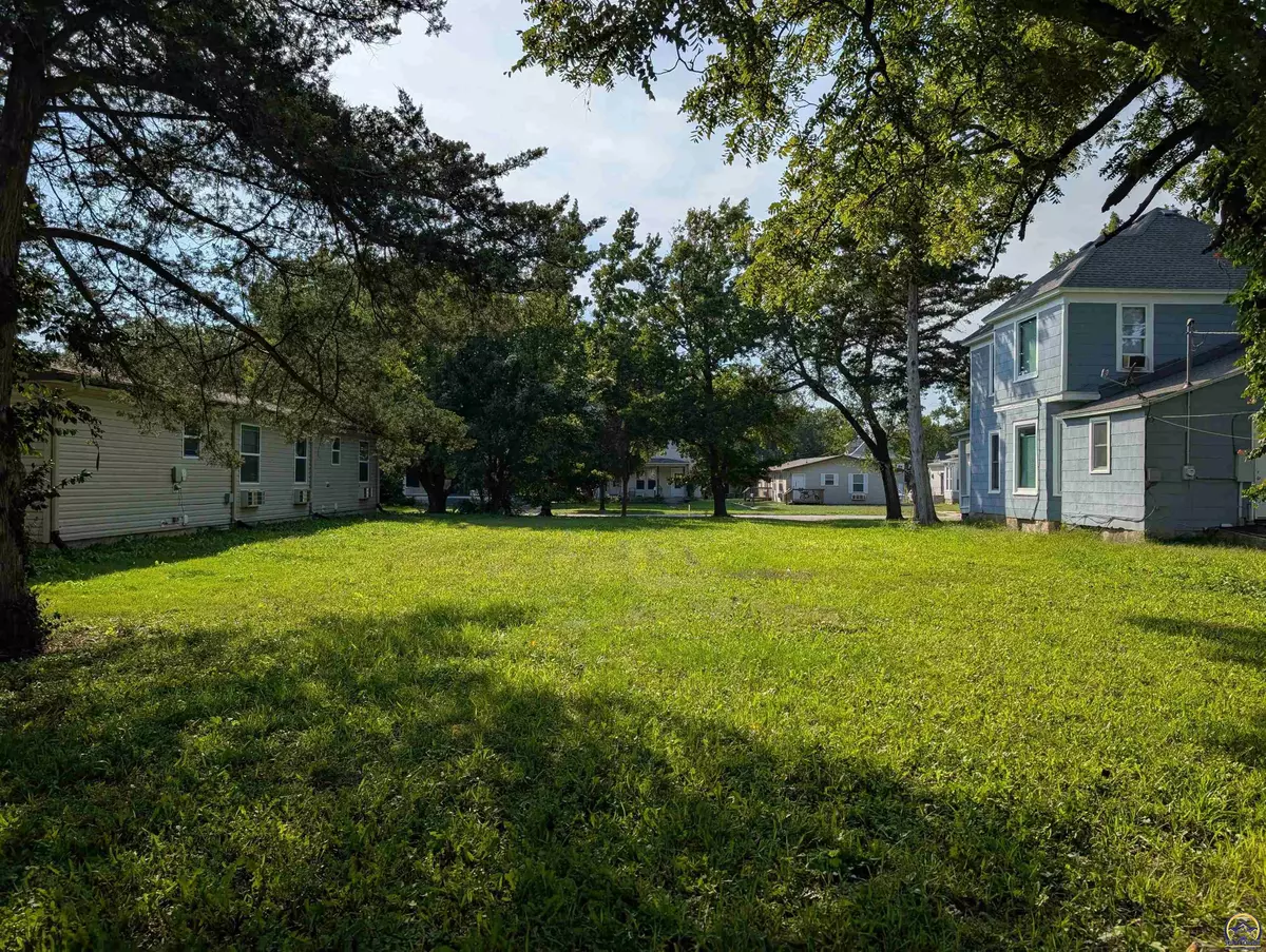 Emporia, KS 66801,1006 Market ST