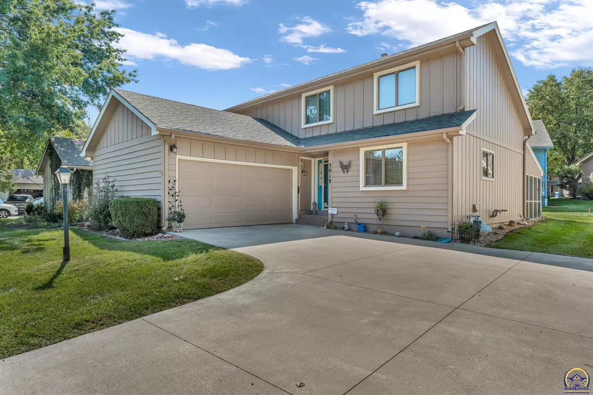 Topeka, KS 66614,3019 SW Arrowhead RD