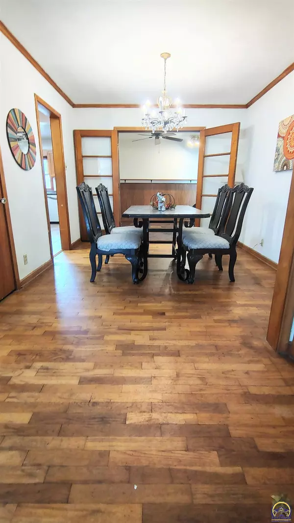 Topeka, KS 66604,3310 SW 17th ST