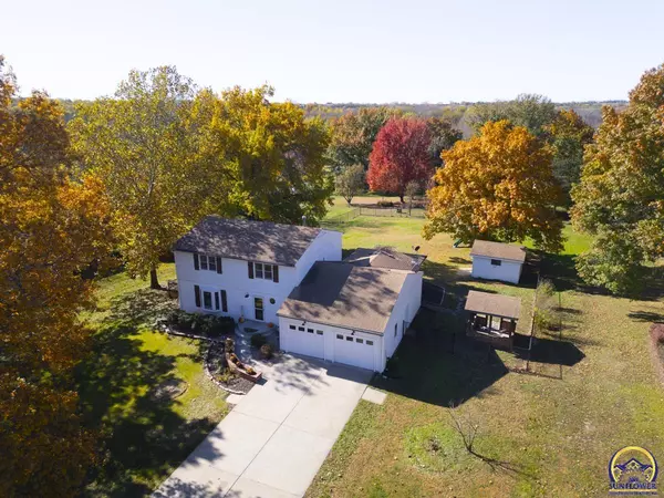 6041 SW Auburn RD, Topeka, KS 66610-9008