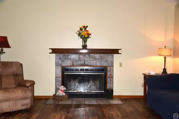 Lyndon, KS 66451,24152 S California Rd