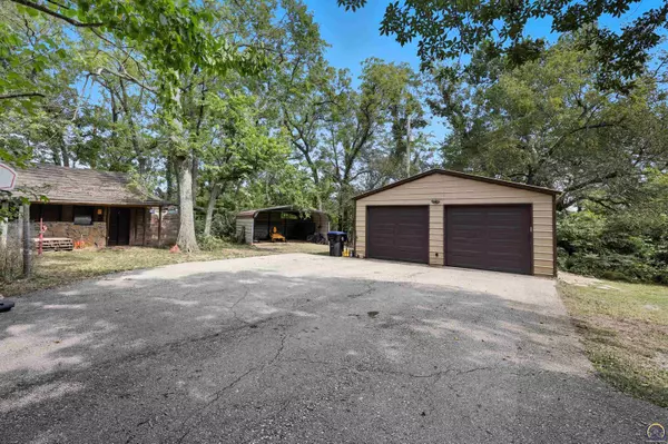 Tecumseh, KS 66542,1620 SE Green RD