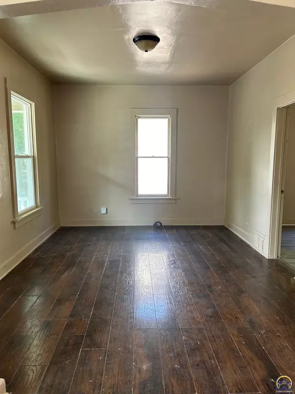 Topeka, KS 66612,710 SW 13th ST