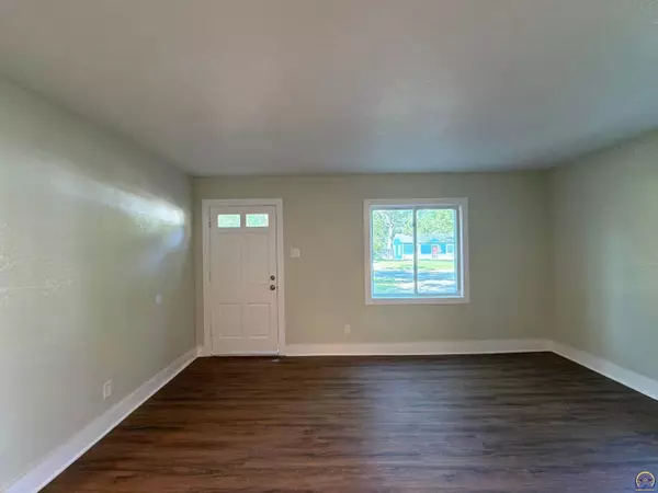 Topeka, KS 66604,1804 SW Burnett RD