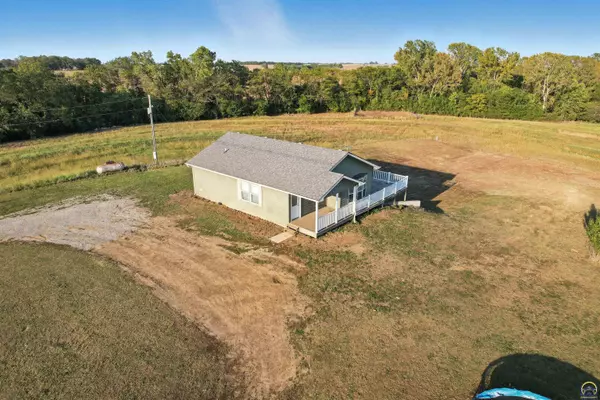 2901 Chautauqua Rd, Holton, KS 66436