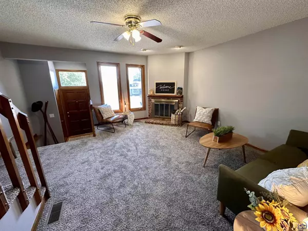 Topeka, KS 66614,3609 SW Eveningside DR