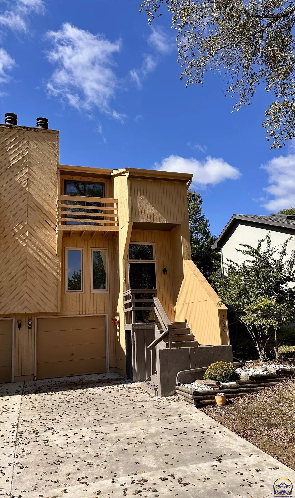 Topeka, KS 66614,3609 SW Eveningside DR