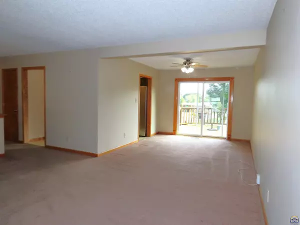 Topeka, KS 66614,3004 SW Eveningside DR