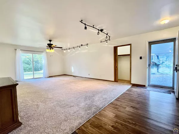 Topeka, KS 66611,1627 SW Brooklyn AVE