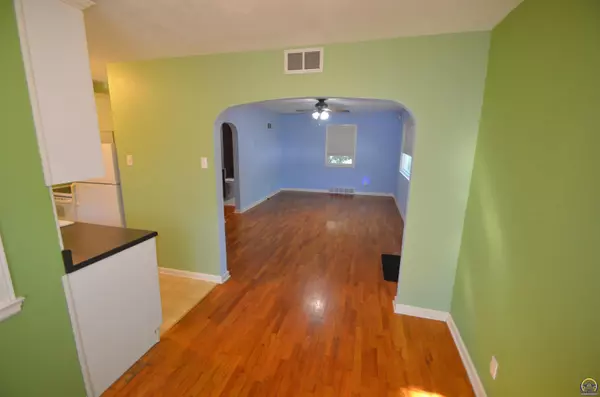 Topeka, KS 66604,1355 SW Medford AVE