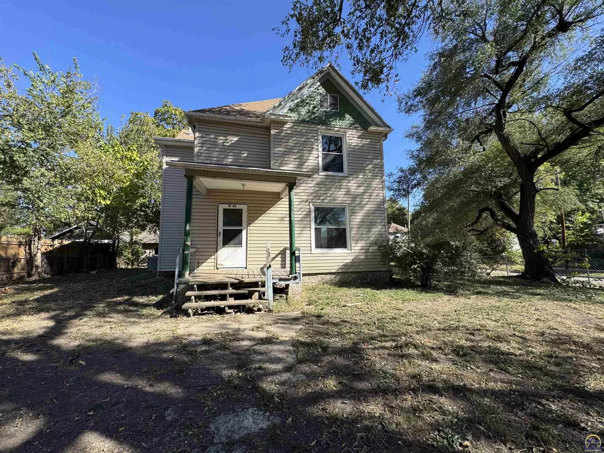 Topeka, KS 66604,1532 SW Western AVE