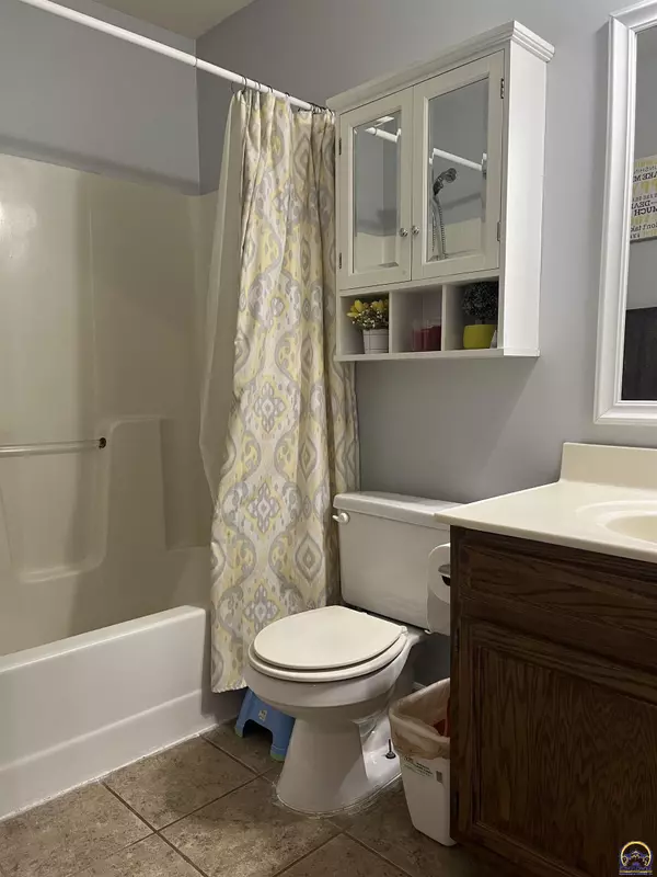 Topeka, KS 66618,4011 NW Krysten ST