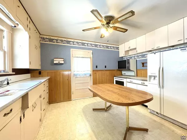 Silver Lake, KS 66539,308 S Beaubein ST