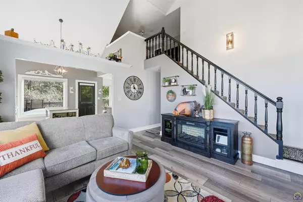 Topeka, KS 66614,3638 SW Willow Brook CT