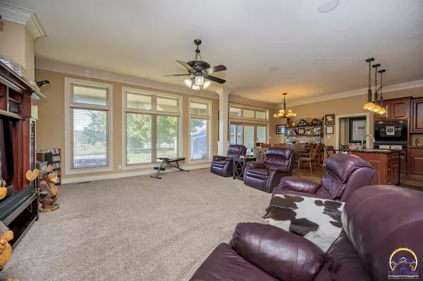 Topeka, KS 66618,3333 NW 49th TER