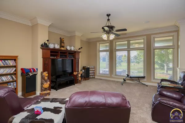 Topeka, KS 66618,3333 NW 49th TER