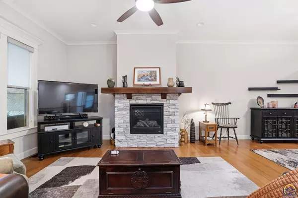 Lawrence, KS 66049-9227,2250 Lake Pointe Dr