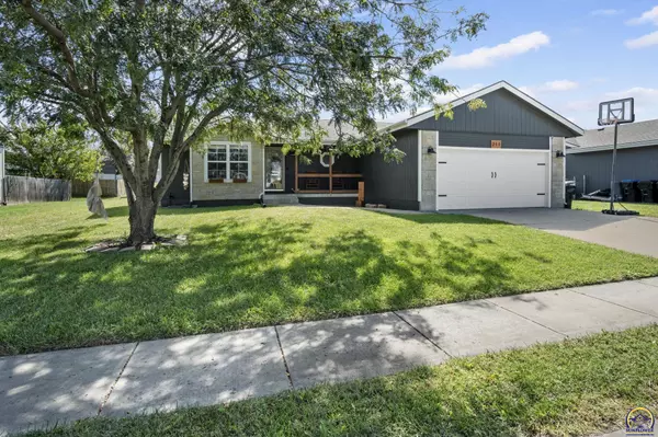 Topeka, KS 66609,211 SE 44th Ter