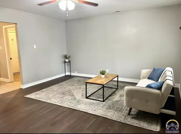 Topeka, KS 66611,3387 SW Clare AVE