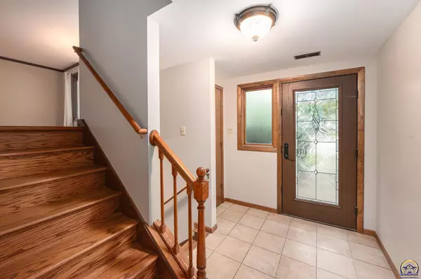 Topeka, KS 66614,2901 SW 33rd Cir