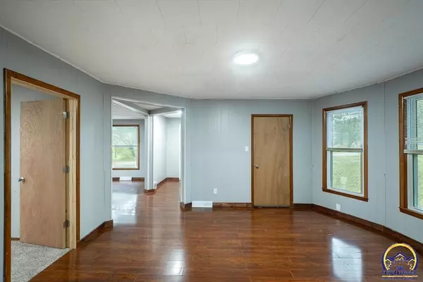 Eskridge, KS 66423,107 Locust ST