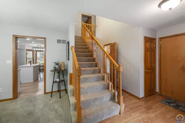 Lawrence, KS 66049,1040 Stonecreek Dr