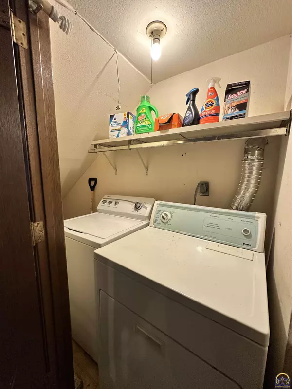 Topeka, KS 66614,3002 SW Lydia AVE