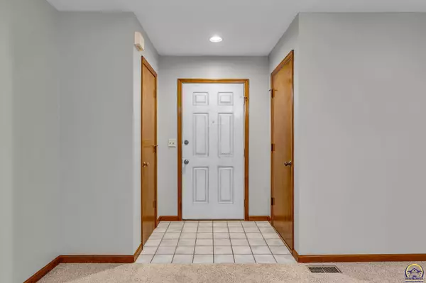 Topeka, KS 66605,3414 SE Walnut DR