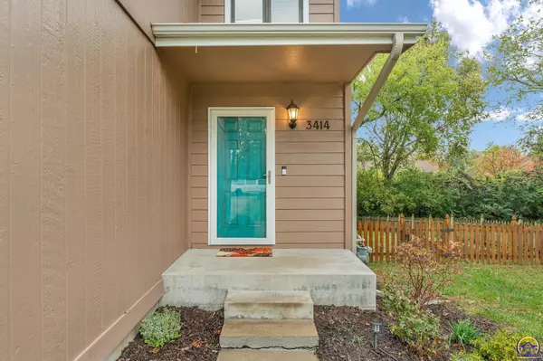 Topeka, KS 66605,3414 SE Walnut DR