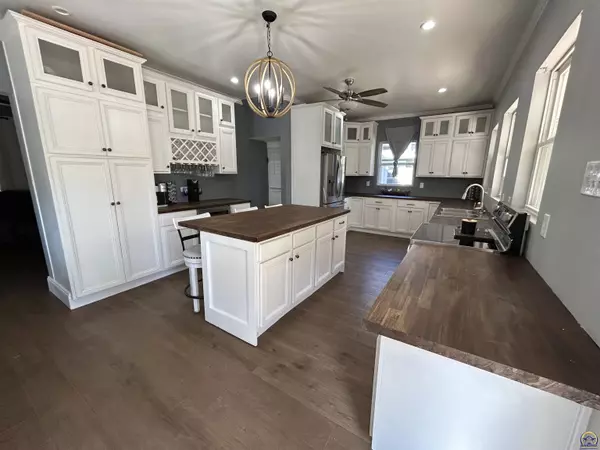 Emporia, KS 66801,1214 Rural St