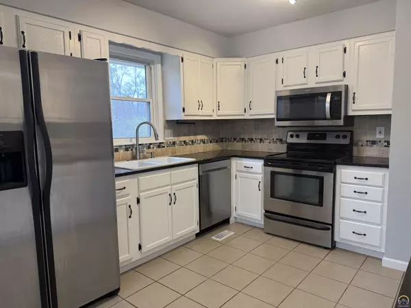 Topeka, KS 66618,4301 NW Westgate RD