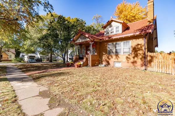 Topeka, KS 66606,2330 SW Hazelton CT