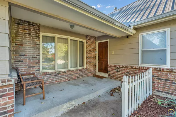 Topeka, KS 66614,5719 SW 27th ST