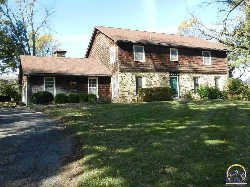 Topeka, KS 66611,2761 SW Plass AVE