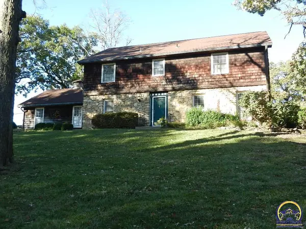 Topeka, KS 66611,2761 SW Plass AVE