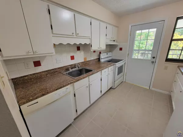 Topeka, KS 66614,3032 SW Lydia AVE #Unit #206