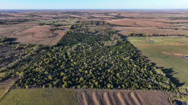 Eskridge, KS 66423,16696 Coyote Rd